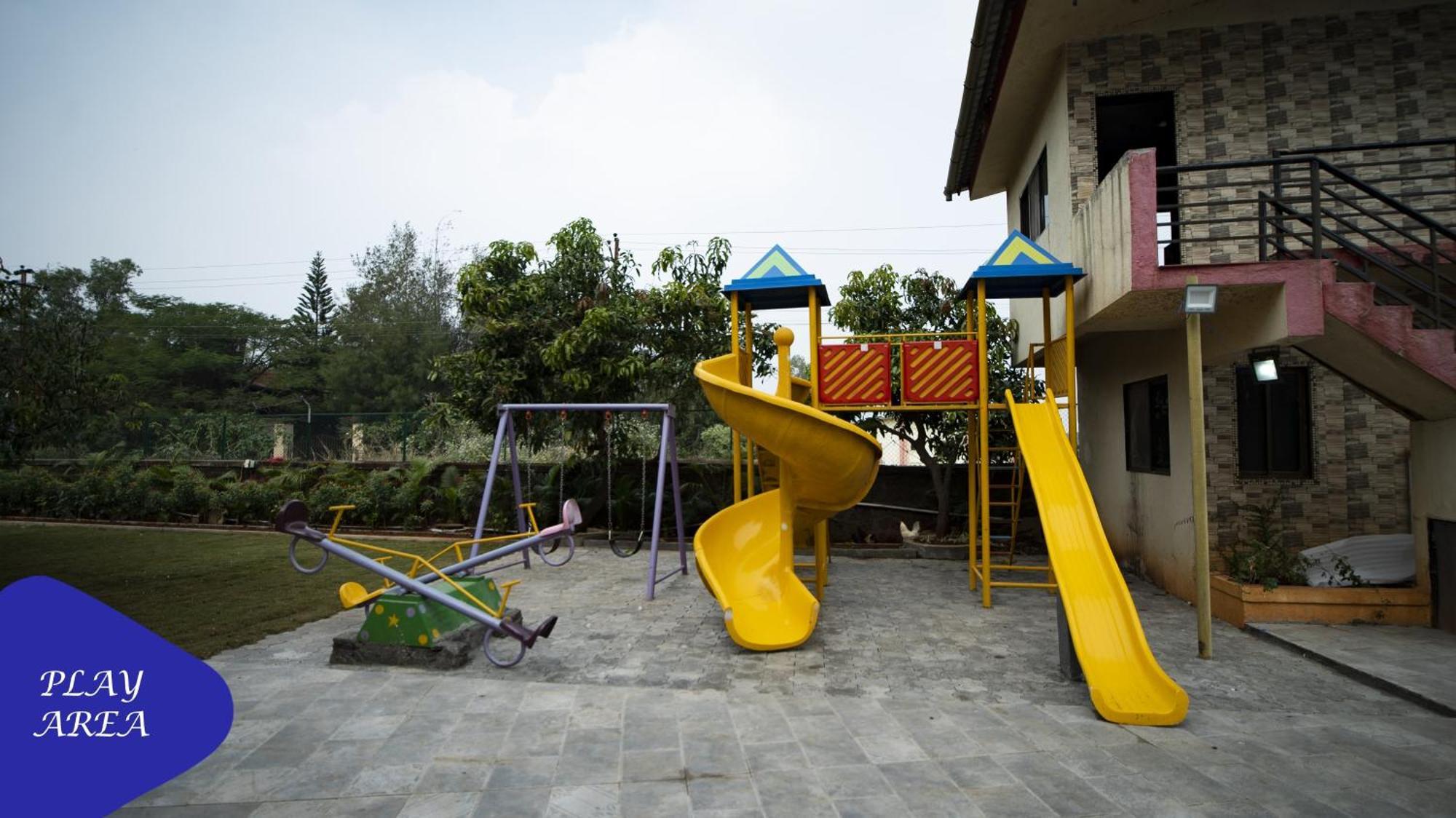 Royal Retreat - 7bhk Luxury With Turf