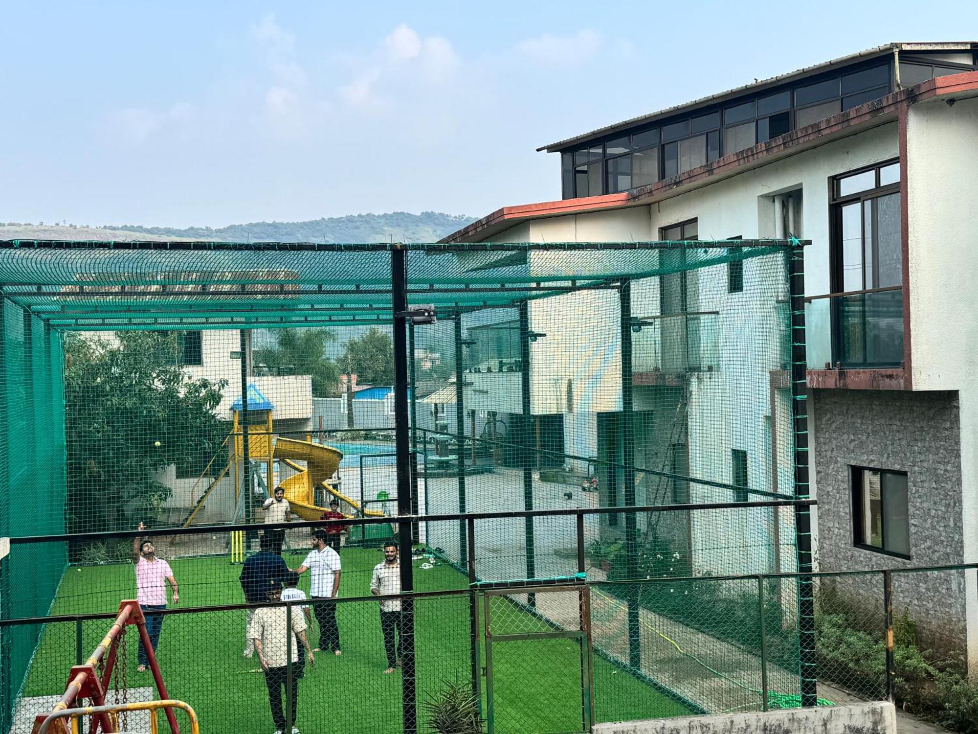 Royal Retreat - 7bhk Luxury With Turf Lonavala