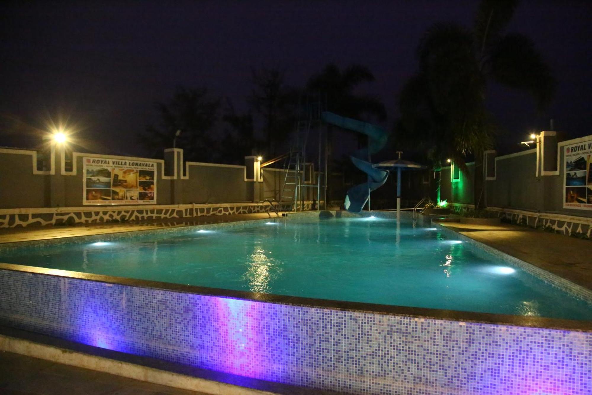 Royal Retreat - 7bhk Luxury With Turf Villa